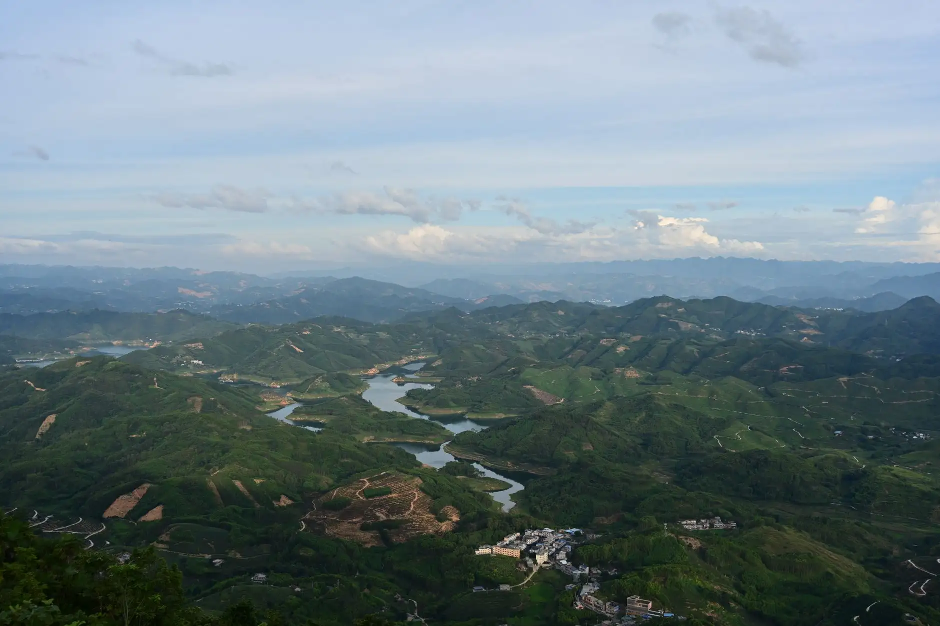 贵州中小企业改制方案如何落地：从股权架构设计到合伙人协议的全流程解析正文配图 1