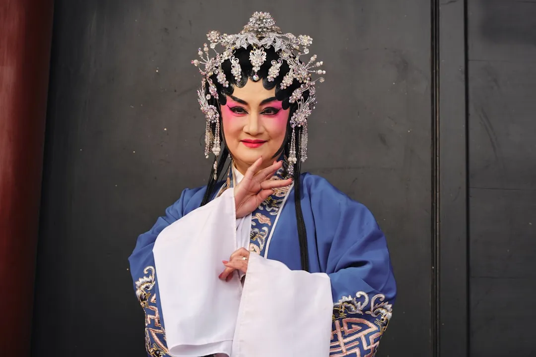 初创企业如何选择持股平台：合伙人协议与期权激励方案对比分析